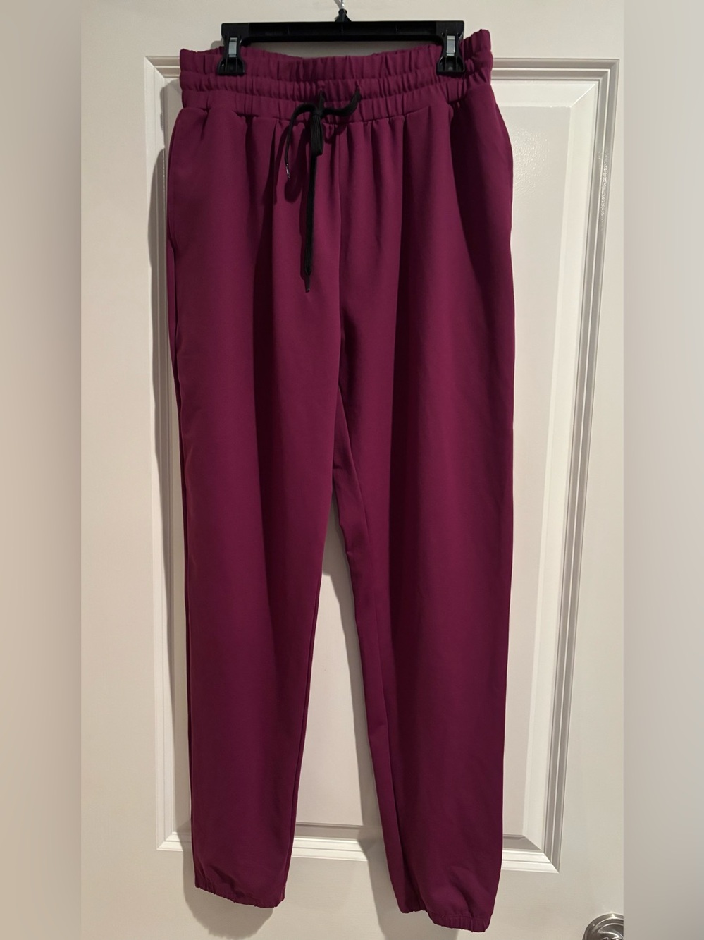 Sarin Mathews Women’s Small Burgundy Jogger Pants NWT Drawstring Pockets